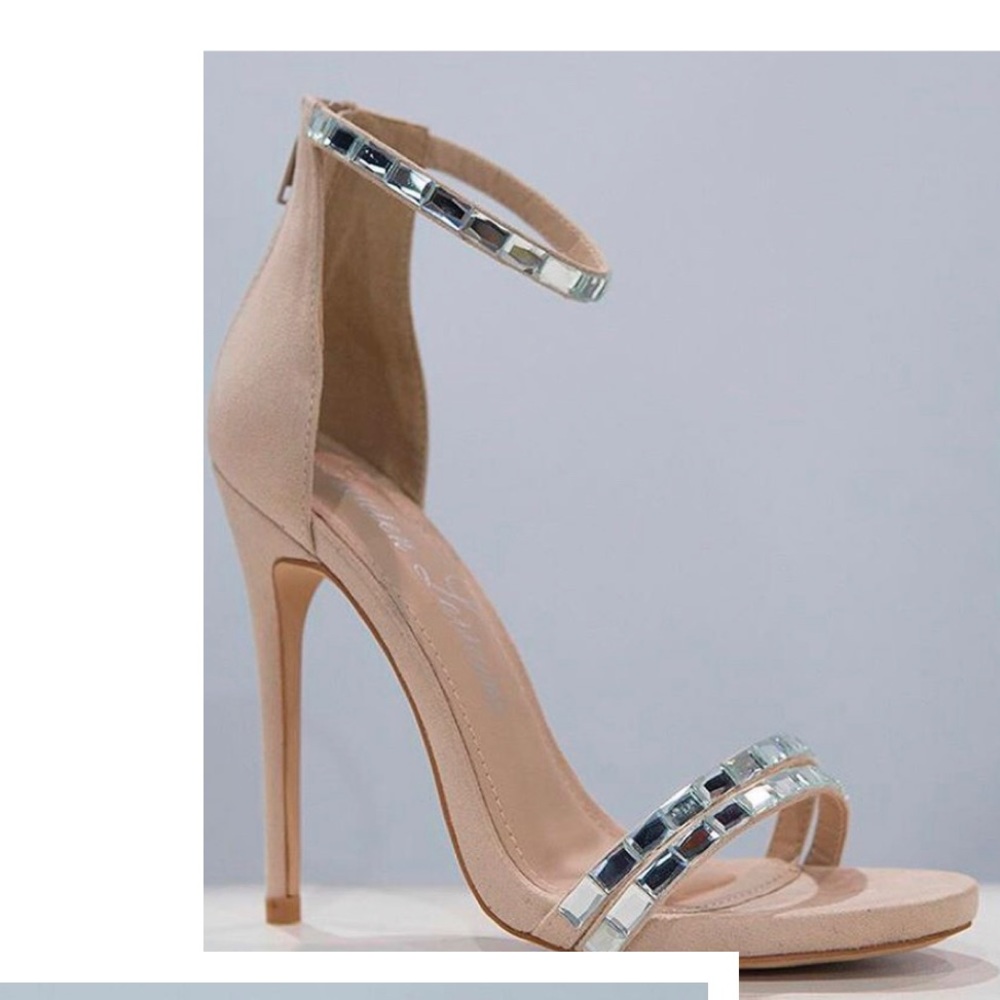 COPY - Size 7 Lauren Lorain Shoes worn at MISS USA